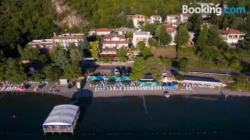 App met terras. Ohrid aan zijn voeten!