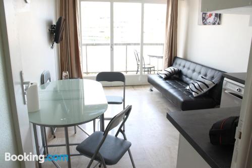 Apartamento con terraza. Buena zona