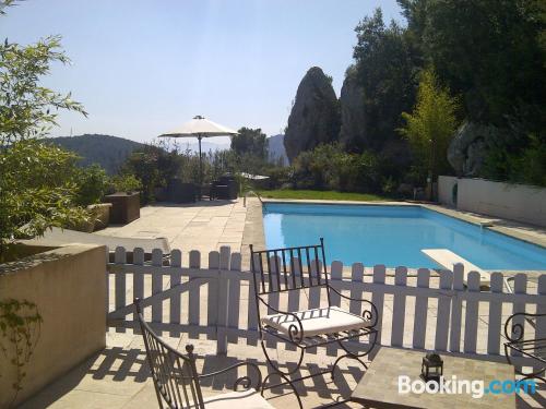 Appartement avec piscine. Terrasse!