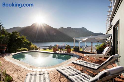 Swimming pool and internet apartment in Hout Bay. Terrace!