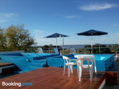 Buena zona y terraza en Federación. ¡Bonito!