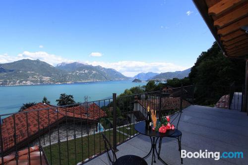 Appartement avec terrasse. Piscine!