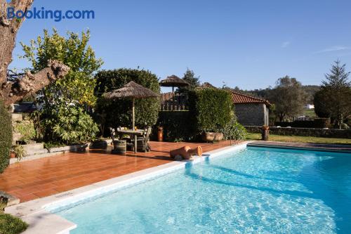 Apartamento com terraço. Piscina!.