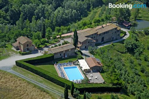 Apartamento con piscina en Montaione