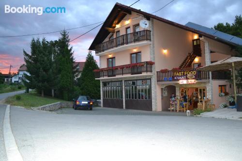 Appartement avec terrasse. À Slunj