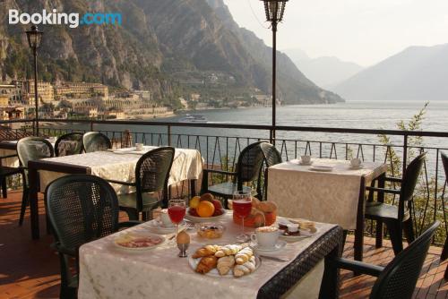 Central location in Limone Sul Garda with heat and wifi