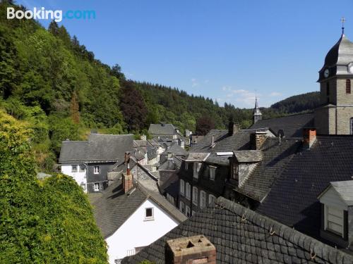 Monschau à vos pieds!. Idéal!.