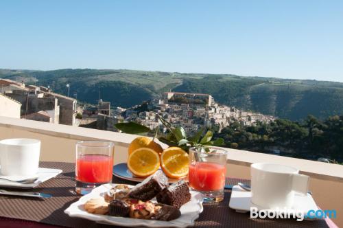 Apartamento con terraza. ¡Internet!