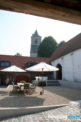 Pratique appartement. Terrasse et Wifi!