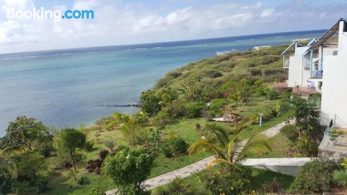 Port Mathurin est votre!. Terrasse!.