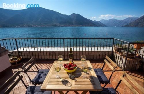 Appartement avec piscine et l'air. Parfait!