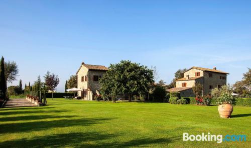 Apartamento em Cortona. Terraço e piscina