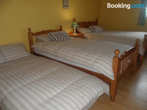 Pequeno apartamento em Enniscrone, ideal para grupos