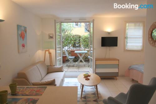 Apartamento bonito parejas, bien ubicado