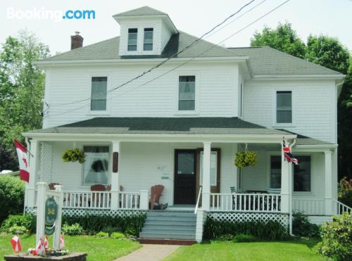 Pratique appartement couples. Mahone Bay à vos pieds!