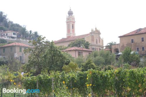 Appartamento con piscina, a Chiusanico