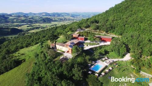 Appartement avec piscine et l'air concdetionné. Terrasse et Wifi!