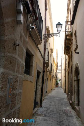 Eccellente appartamento con una stanza, a Siracusa.