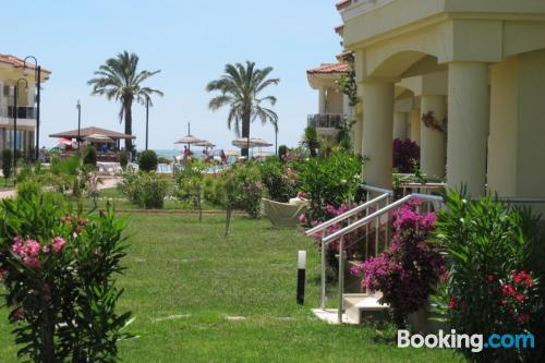 Fethiye est votre. Piscine et terrasse