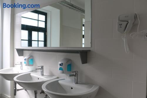 Posto Letto in Dormitorio con 10 Letti