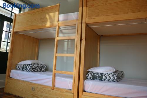 Posto Letto in Dormitorio Misto con 12 Letti