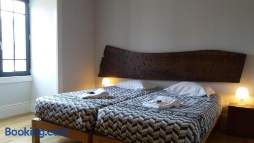 Camera Doppia con Letti Singoli e Bagno in Comune