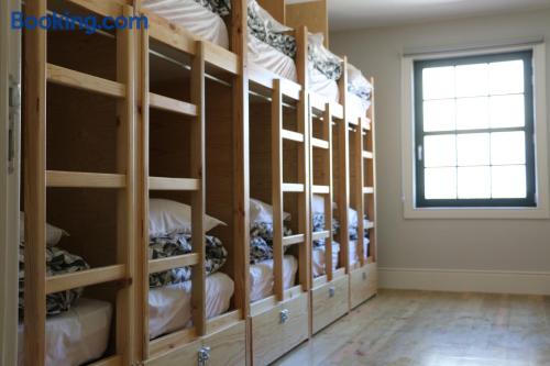 Posto Letto in Dormitorio Misto con 12 Letti
